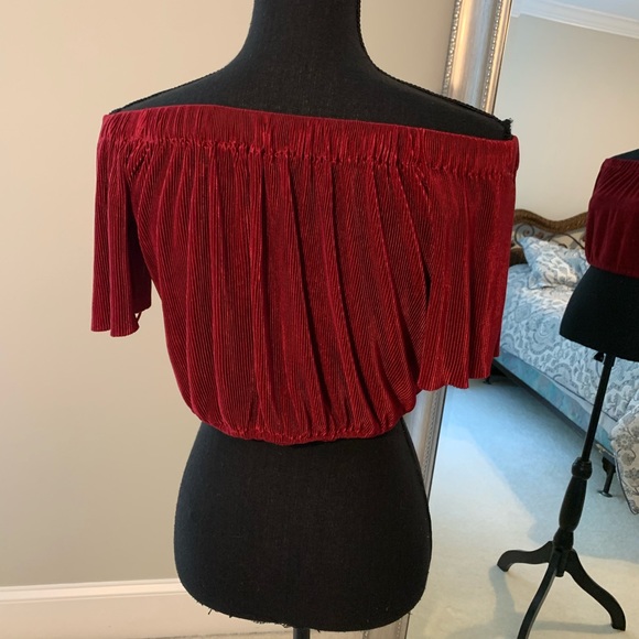 Beautiful ruby red midriff top - Picture 2 of 3
